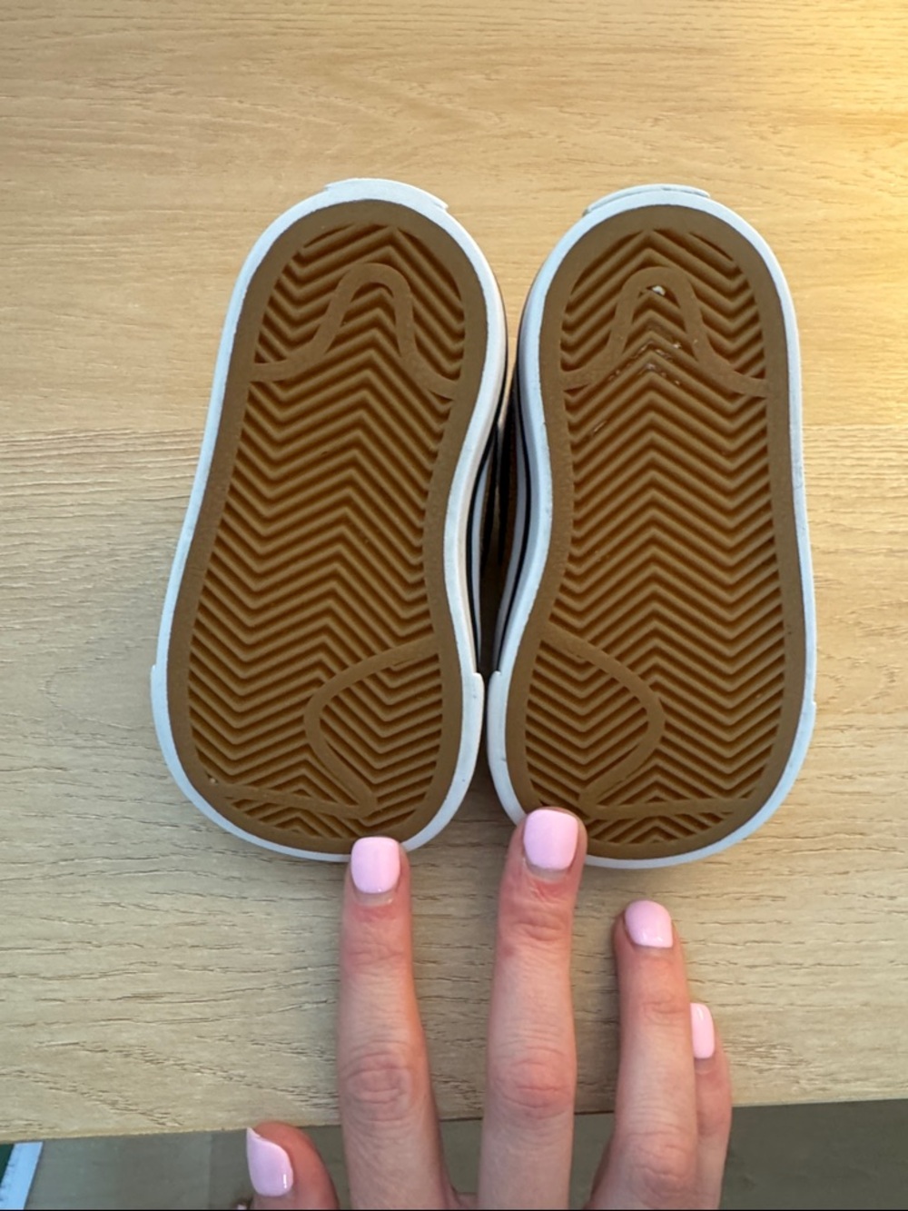 Toddler Nike Sneakers - Picture 4 of 5